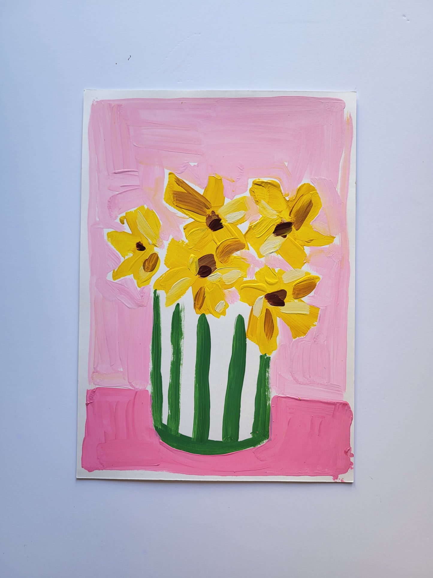 Flores amarelas em fundo cor de rosa